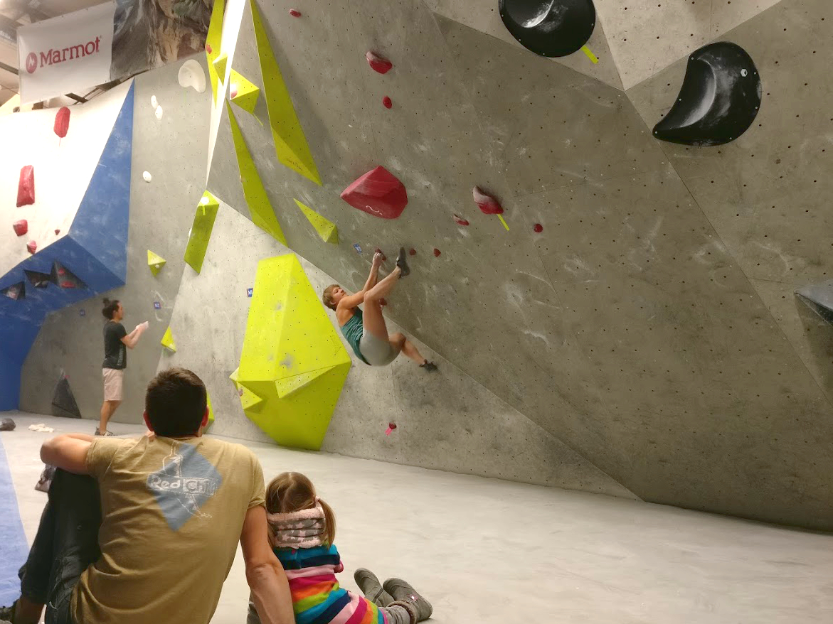 Boulderwelt Athletenteam bei der Nürnberger Meisterschaft Finale Boulderhalle E4