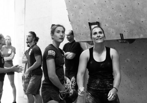 Afra vom Athletenteam war mit den Boulderwelt Youngsters in Gilching auf dem Oberlandcup unterwegs