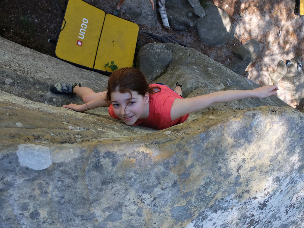 Mareike von den Boulderwelt Youngsters berichtet von ihrem Felsausflug nach Fontainebleau und ihren neuen Erfahrungen