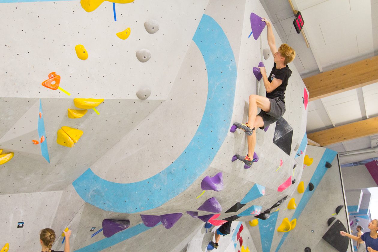 Übergreifende Wettkampfsimulation für alle Boulderwelt Youngsters in der Boulderwelt München Ost