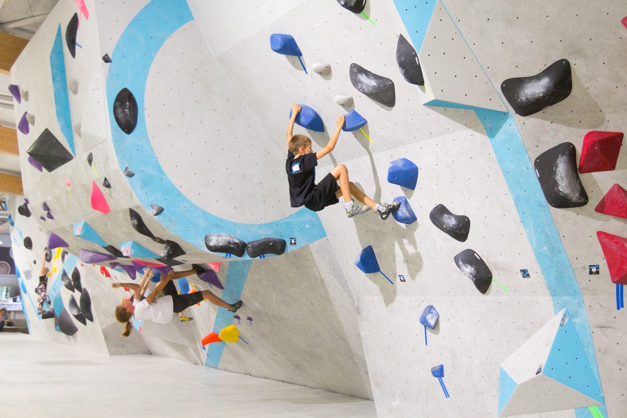 Übergreifende Wettkampfsimulation für alle Boulderwelt Youngsters in der Boulderwelt München Ost