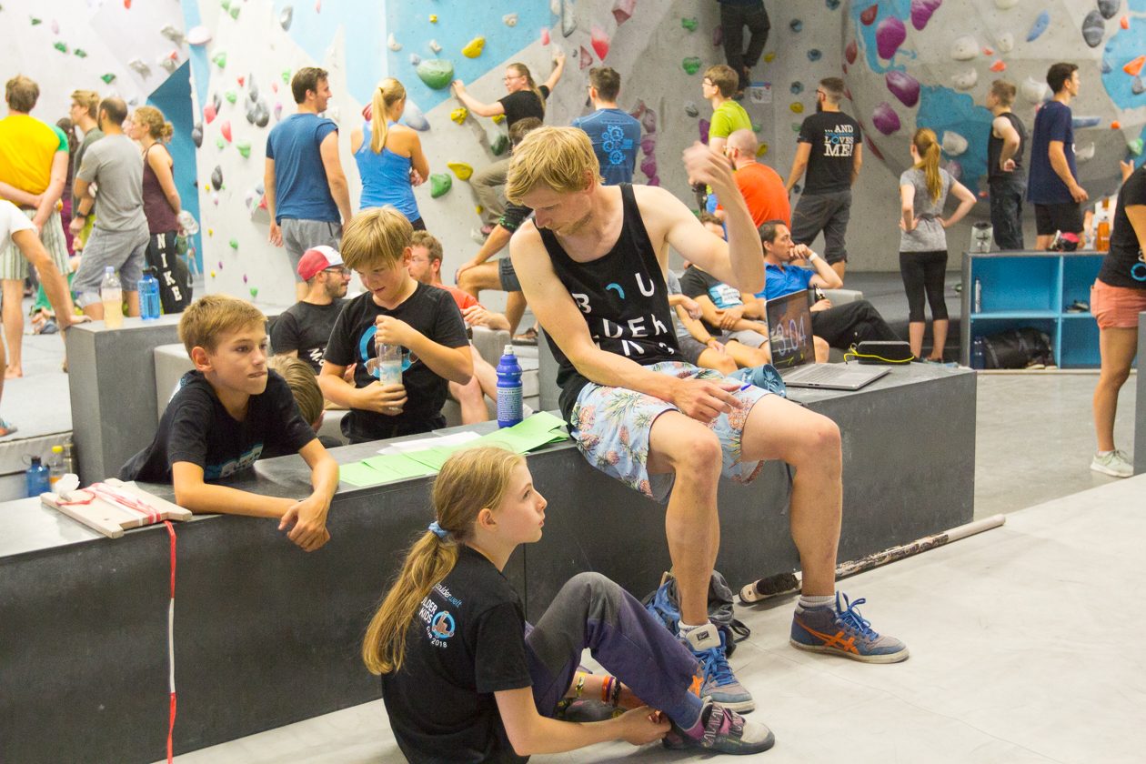 Übergreifende Wettkampfsimulation für alle Boulderwelt Youngsters in der Boulderwelt München Ost