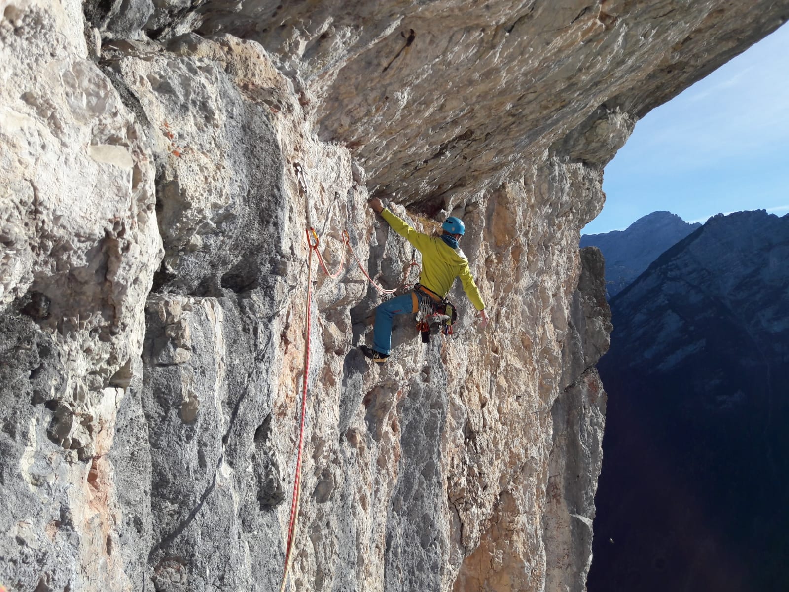 Boulderwelt Athlet Steffen in Schneidige Indianer einer Mehrseillänge