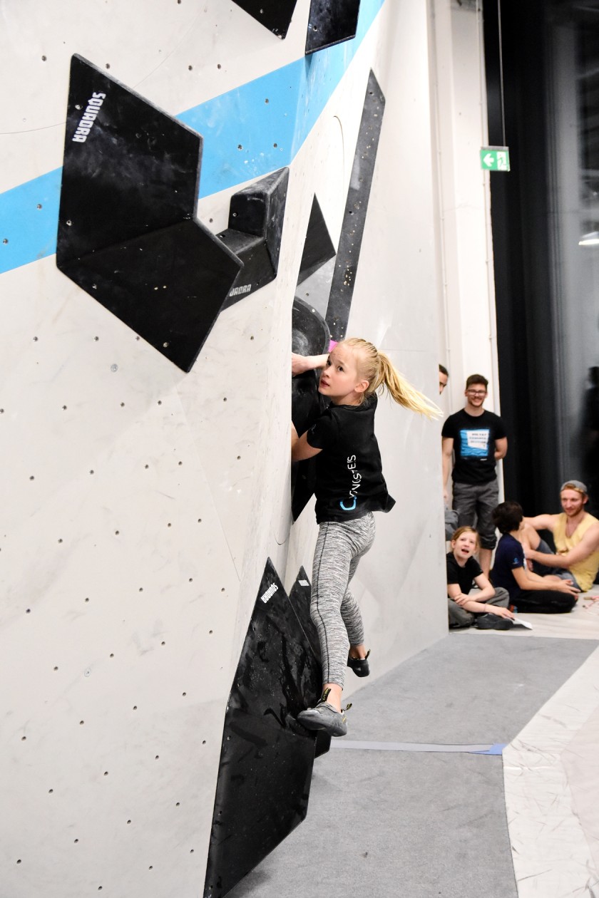 Erste Wettkampfsimulation 2020 in der Boulderwelt München Ost für unsere Youngsters