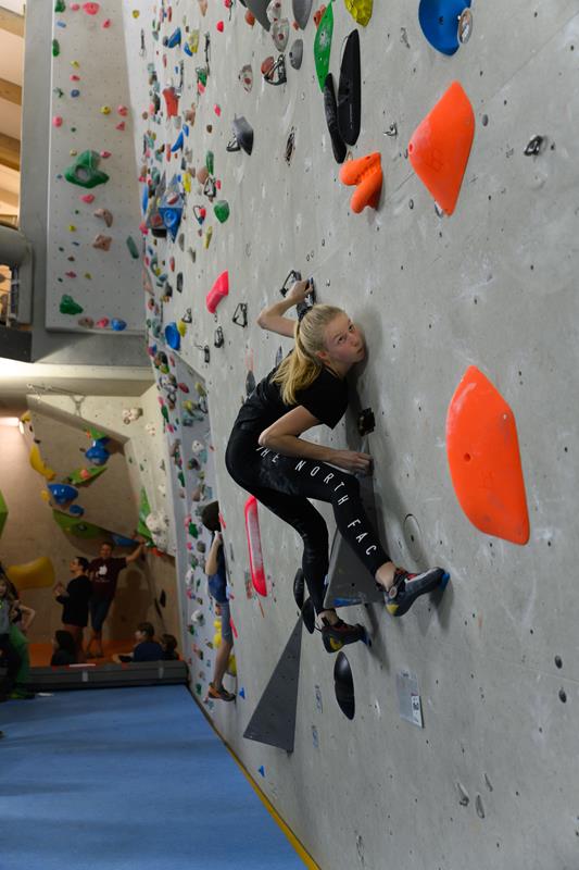 Melike aus der Wettkampfgruppe der Boulderwelt Youngsters berichtet vom ersten Wettkampf 2020 bei der Coburger Stadtmeisterschaft