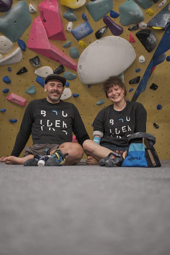 Unsere Paraclimber Corinna Wimmer und Nicholas Perreth aus dem Boulderwelt Pro-Athletenteam