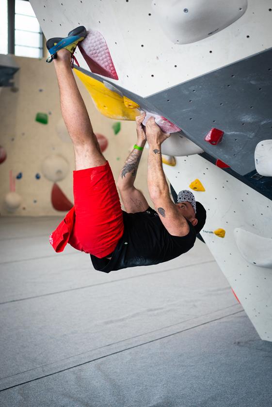 Unser Paraclimber Nicholas ist Boulderwelt Pro-Athlet